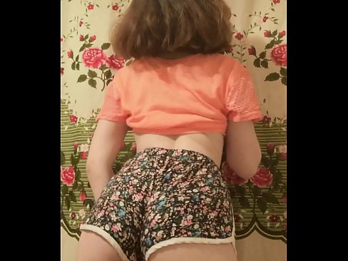 ❤️ Sexy jonge babe dy't har koarte broek op 'e kamera útstrielet ️ Porno op fy.dickies-shop.ru ️❤